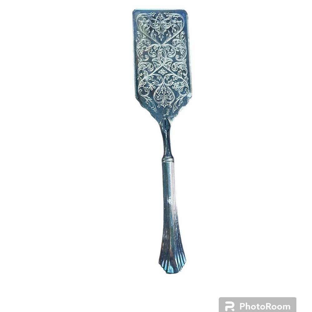 Towle Silver-Tone Ornate Cake/Pastry Server - Silver